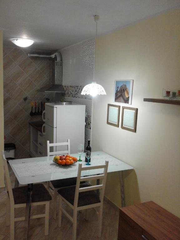 Apartment Moonlight ชิเบนิก ภายนอก รูปภาพ
